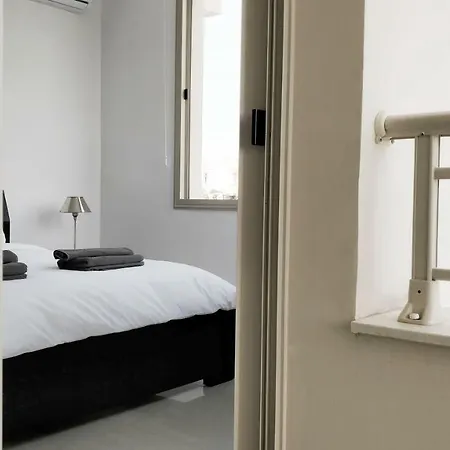 Elegant 2 Bedroom In The Heart Of *