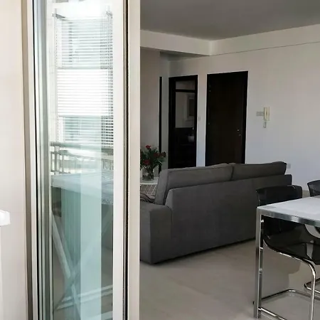 Διαμέρισμα Elegant 2 Bedroom In The Heart Of *