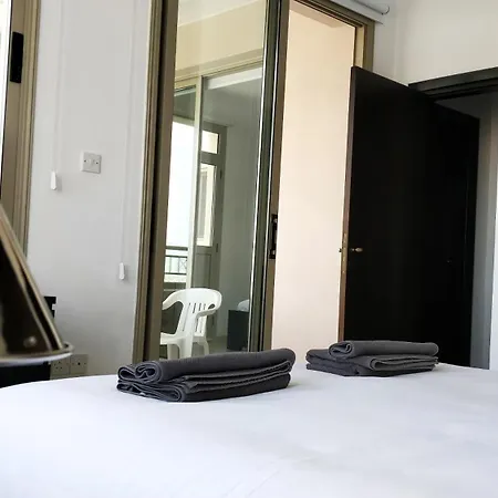 Elegant 2 Bedroom In The Heart Of *